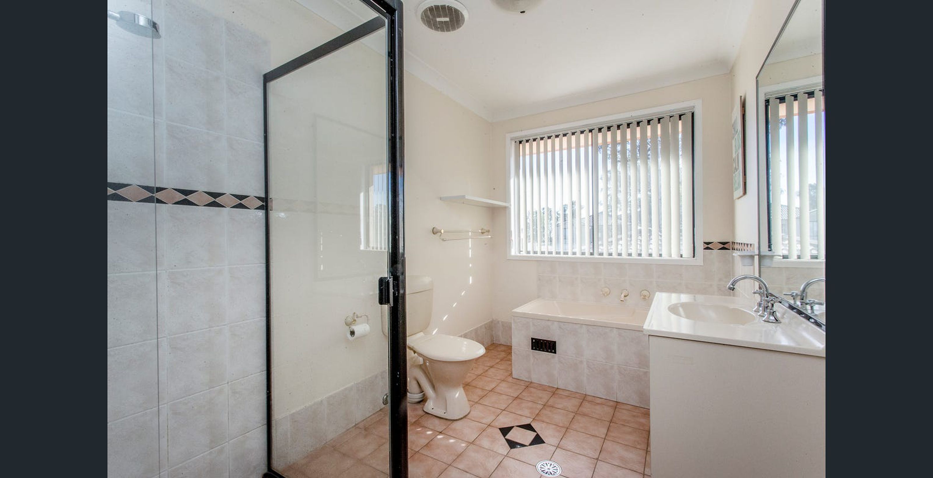3 Bronte Way, GLENMORE PARK
