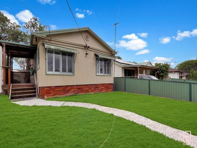 33 Hughes Avenue, Kanwal
