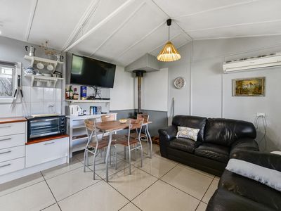 4 Hill Street, Donovans