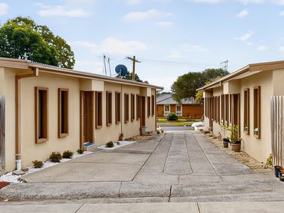 2 / 17 Hampton Drive, Hampton Park
