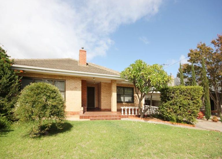 9 Balmoral Avenue, North Brighton