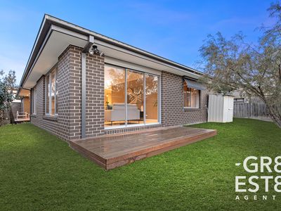 7 Crepe Avenue, Cranbourne West