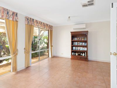 1 O'Byrne Crescent, Broadwood