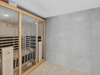 4E / 2 RIVERVIEW PARADE, Surfers Paradise