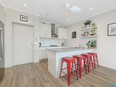 8 / 51 Curie Avenue, Oak Park