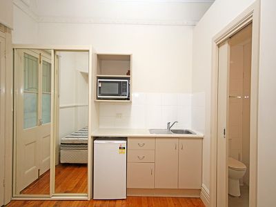 4 / 12 The Boulevarde, Lakemba