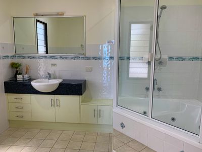 14 Gloucester Avenue, Hideaway Bay