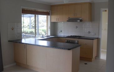 8 Garden Court, Berwick