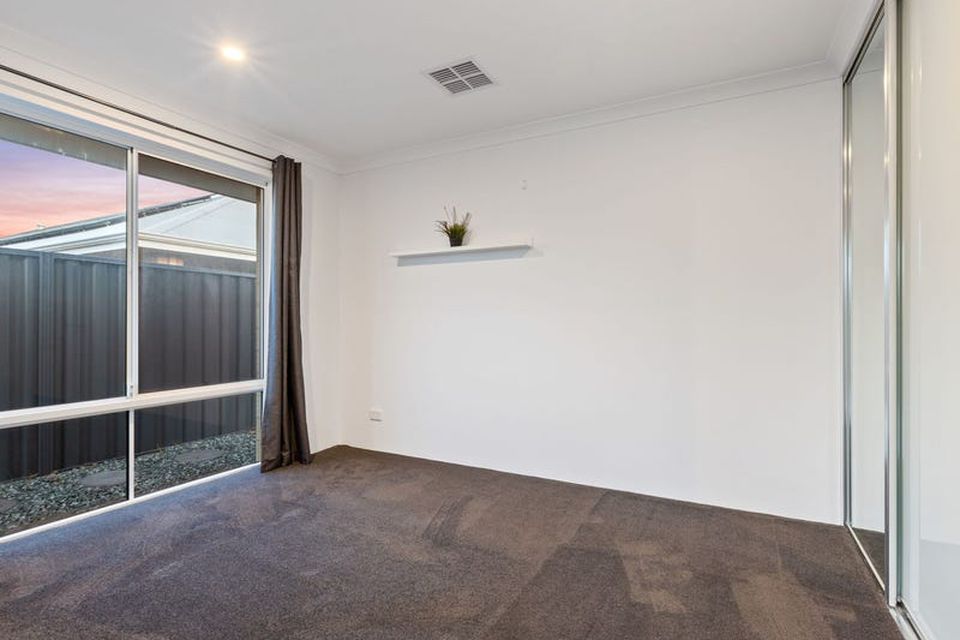 15 Clarendon Approach , Baldivis