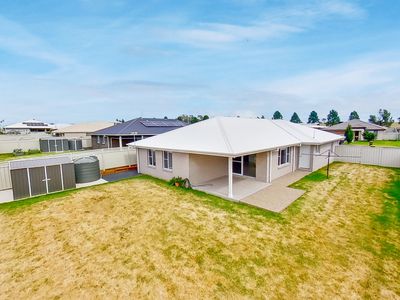 64 Champagne Drive, Dubbo