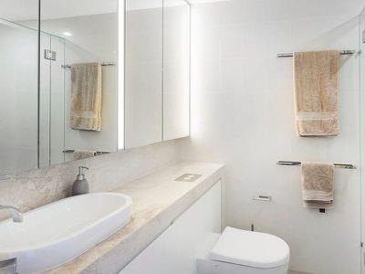 6203 / 6 Marina Promenade, Paradise Point