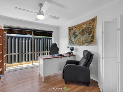 10 McGuigan Drive, Cranbourne West