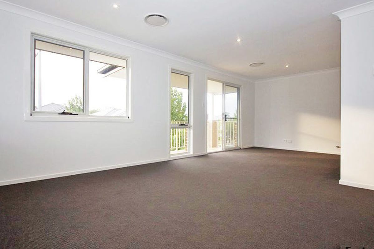 2 / 21 Sydney Smith Drive, Penrith