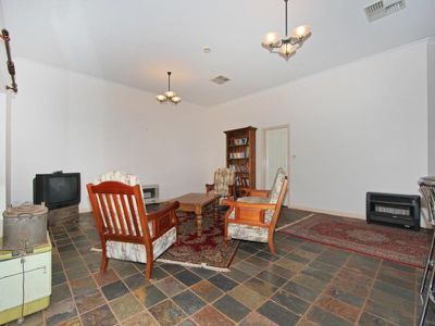 18 Riverina Way, Kalgoorlie