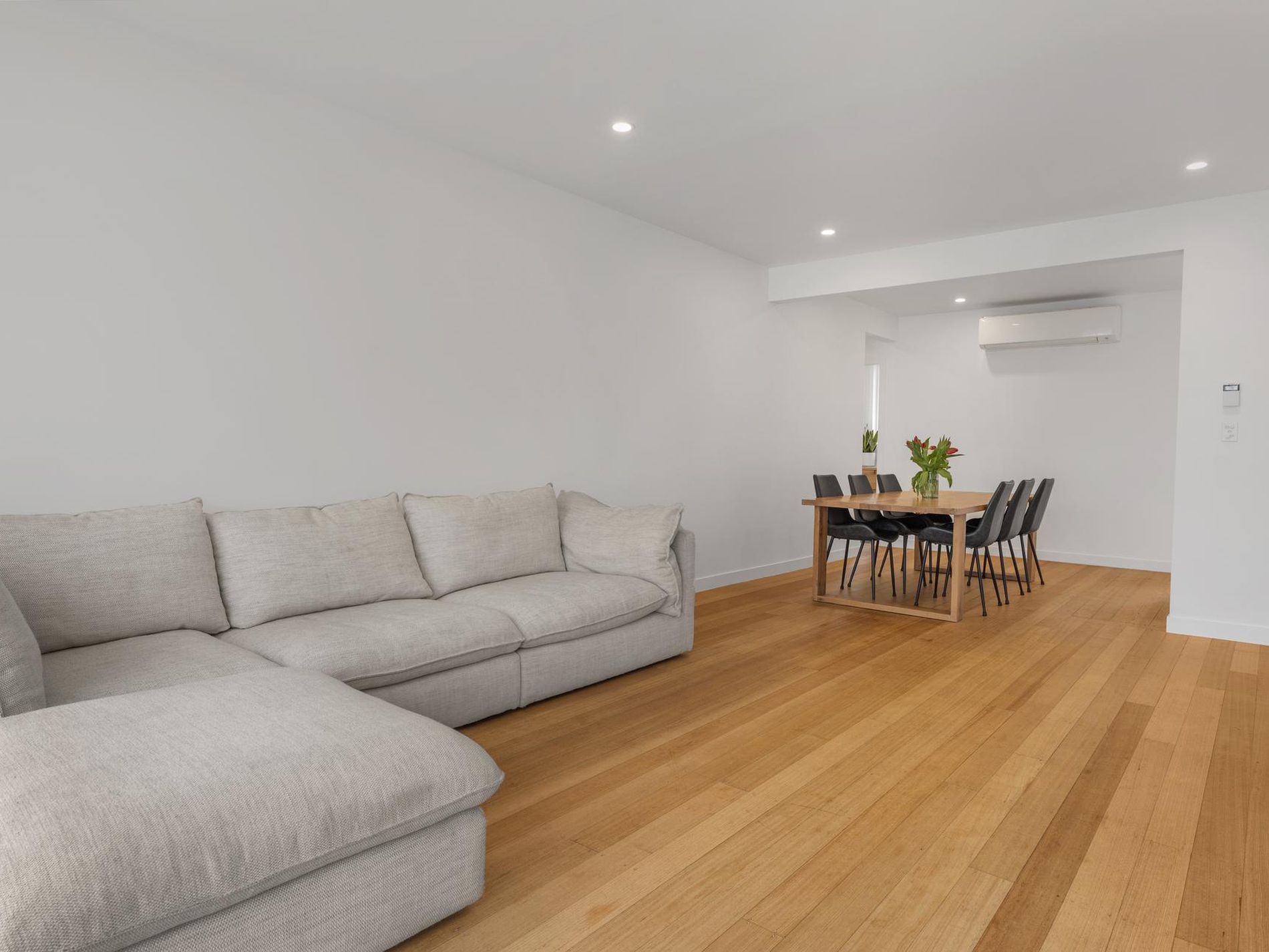 1 / 5 Bradley Street, Newport