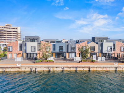 39 Albany Lane, Port Adelaide