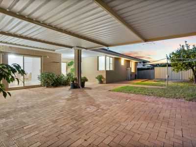 8 Rossiter Way, Winthrop