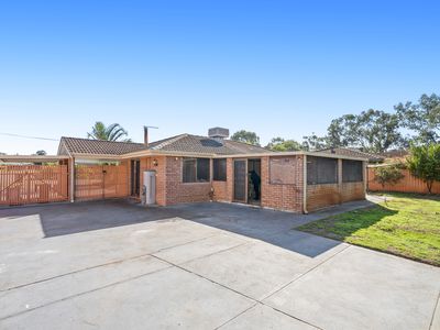6 Lessing Place, South Lake