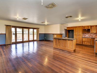 71-73 CRANE STREET, Longreach