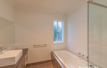 2 Denison Court, Berwick