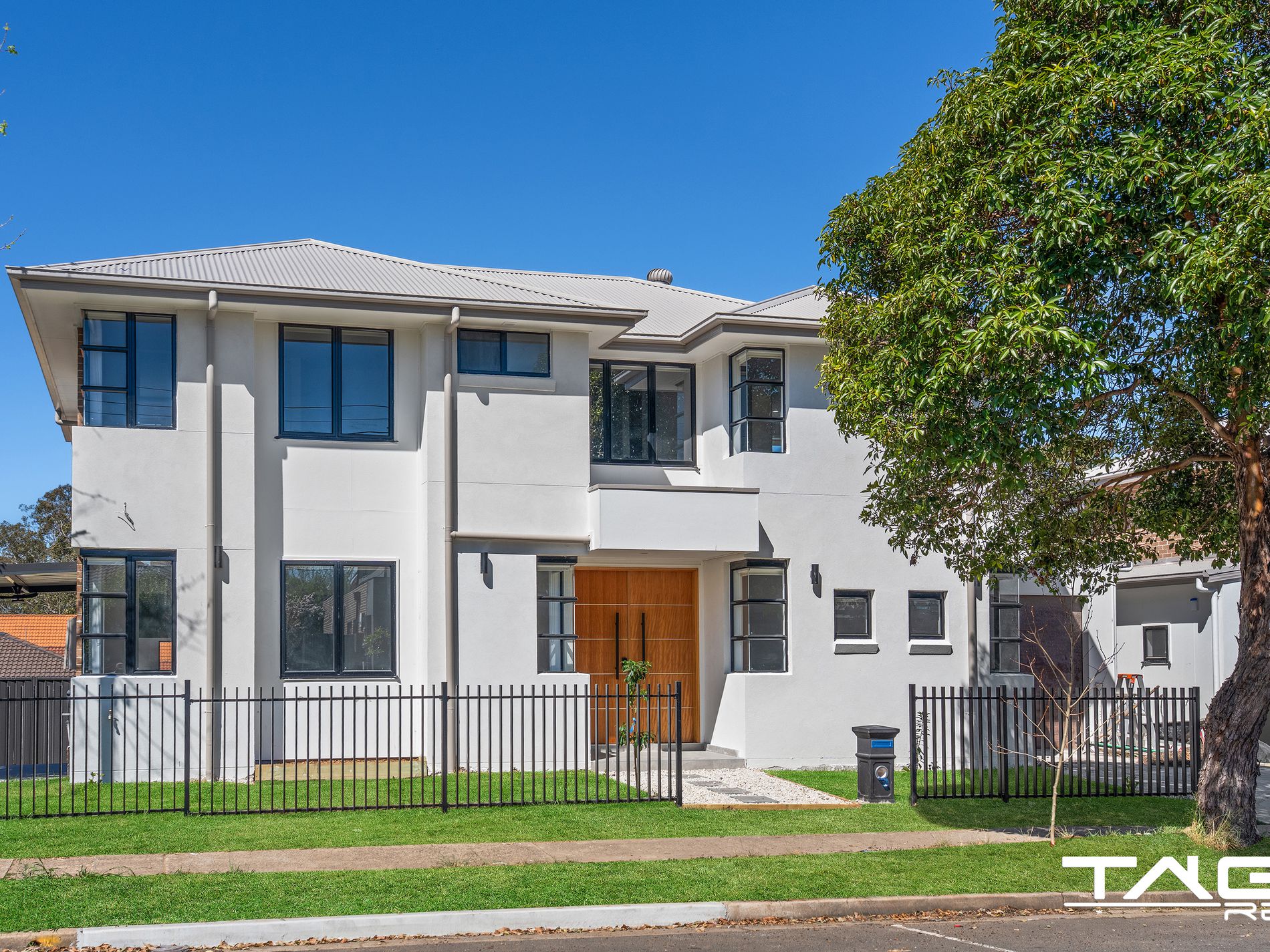 2 / 51 Jamison Road, Kingswood