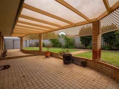 8 Derwent Place, Rockingham