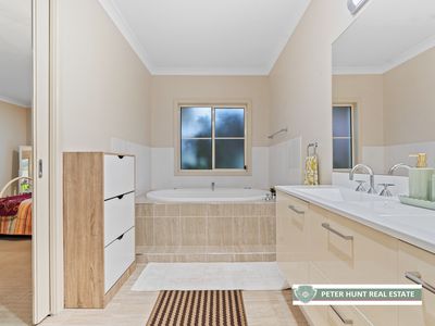 15 Albert Kench Place, Buxton