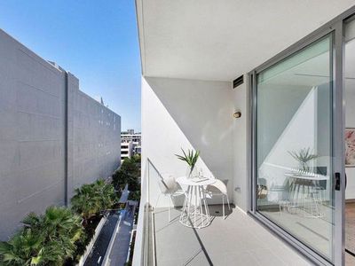 B413 / 810 Elizabeth Street, Waterloo