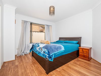 40 Delphine Ave, Dianella