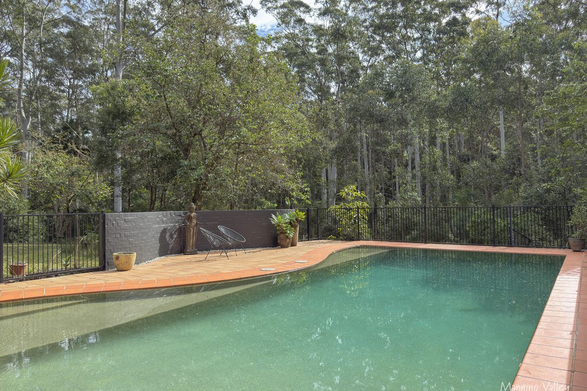 380 Hubbards Road North, Topi Topi