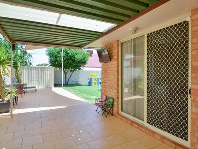 2B Fairlie Way, Broadwood