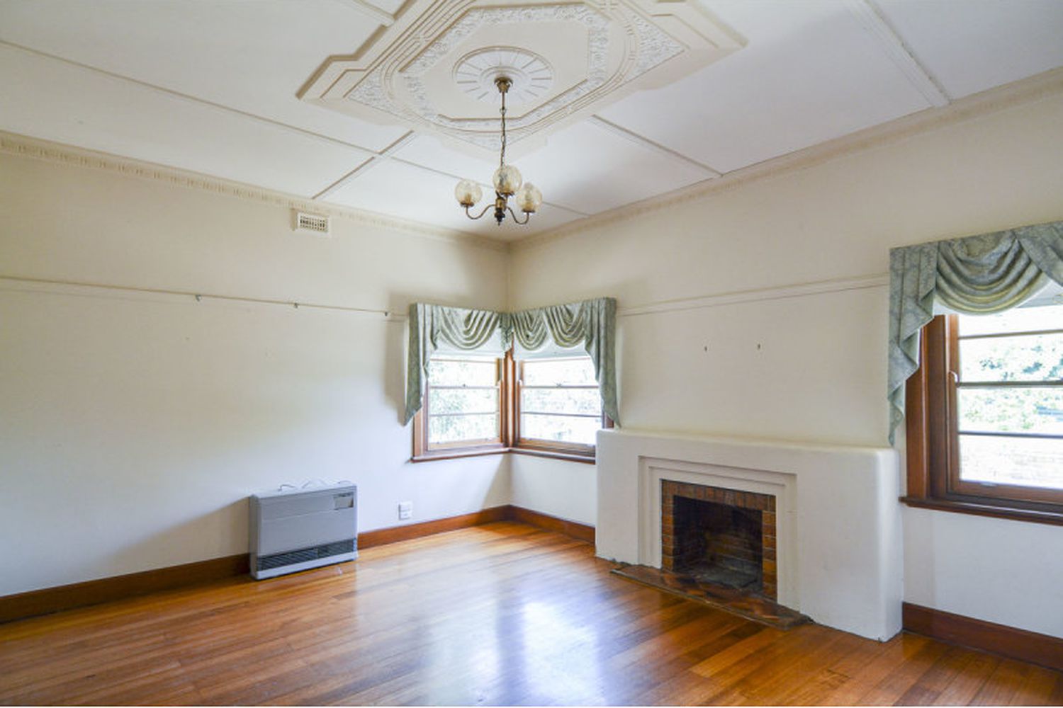 28 Dooen Road, Horsham