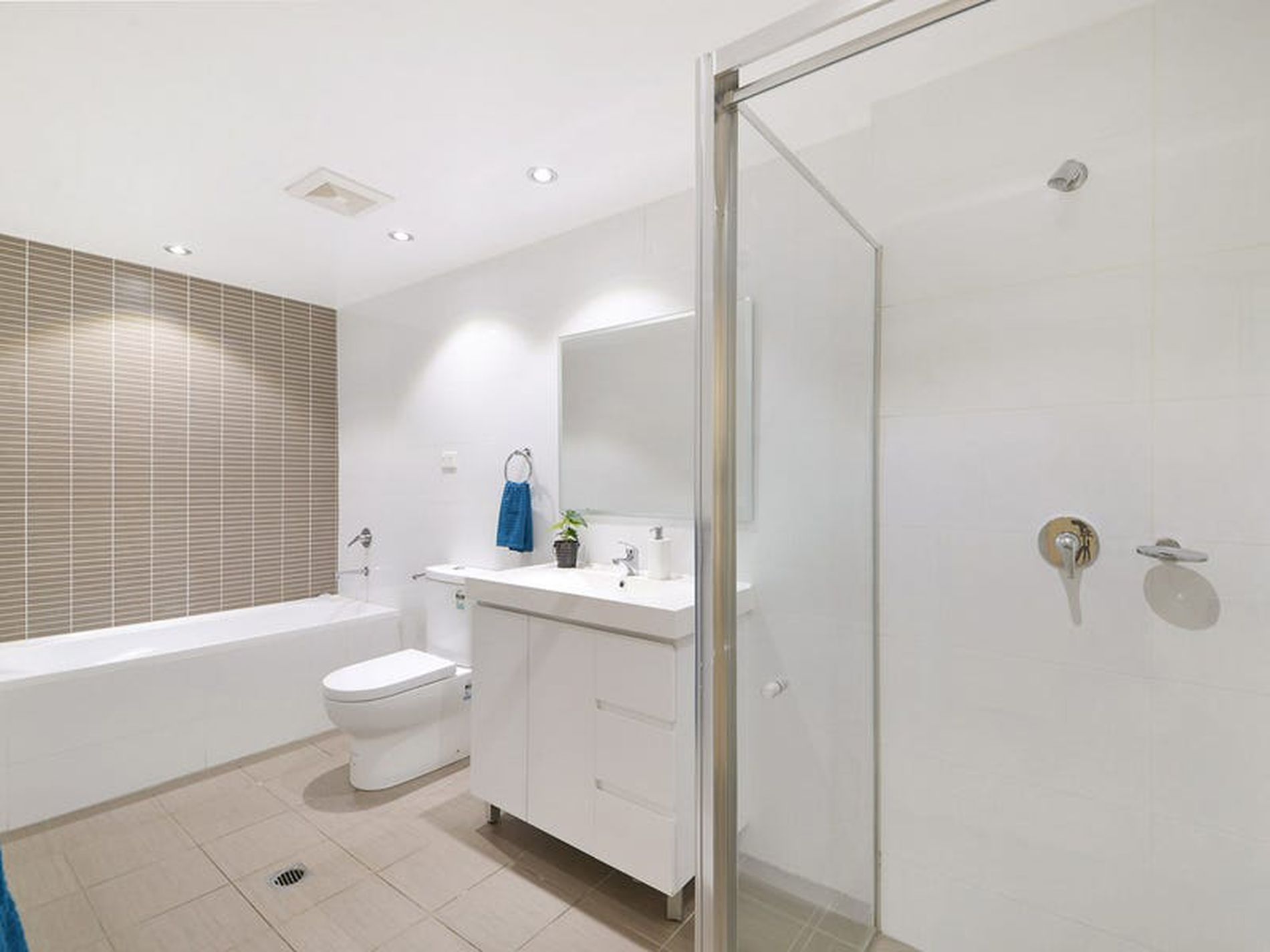 4311 / 42 Pemberton Street, Botany
