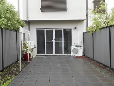 2/60-70 Cradle Mountain Drive, Craigieburn