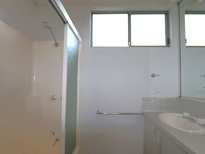 2 Holland Court, Allendale East