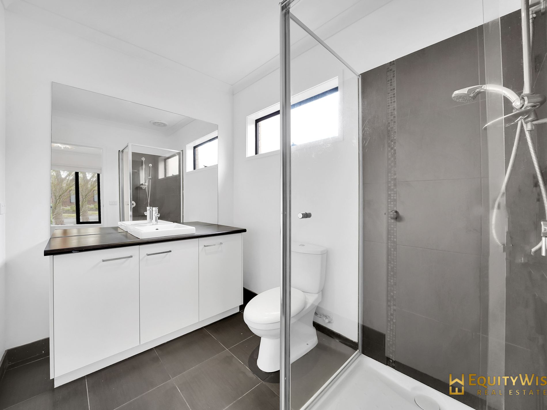 33 Kinglake Drive, Manor Lakes