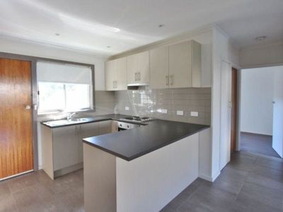 13 Malcolm, Mansfield