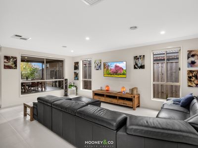 41 Spearwood Rise, Cranbourne West