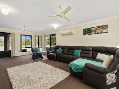 4 Rainbow Court, Glass House Mountains