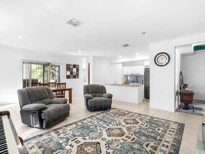 18 Vaucluse Crescent, East Mackay