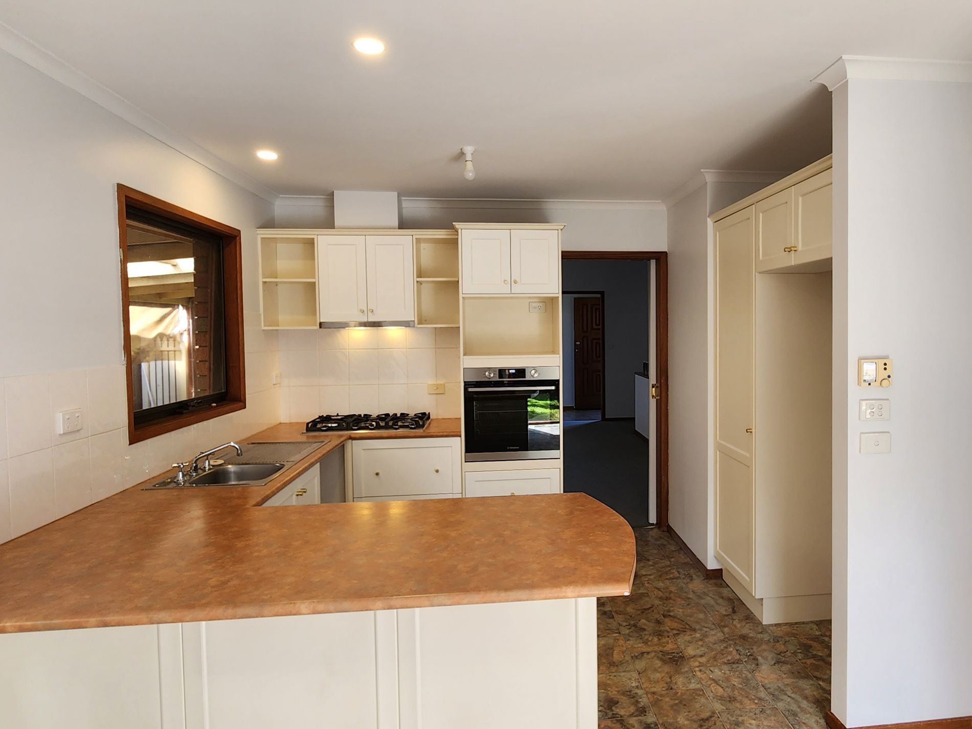 9 HANLEY CRESCENT, Seymour