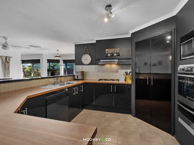 10 McGuigan Drive, Cranbourne West