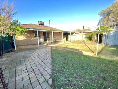 19 ROBERTSON CRESCENT, Deniliquin