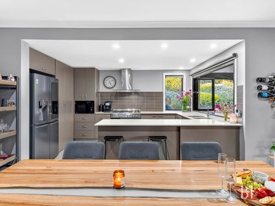 9 Olive Tree Court, Kilmore