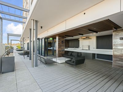 9069 / 179 Davy Street, Booragoon