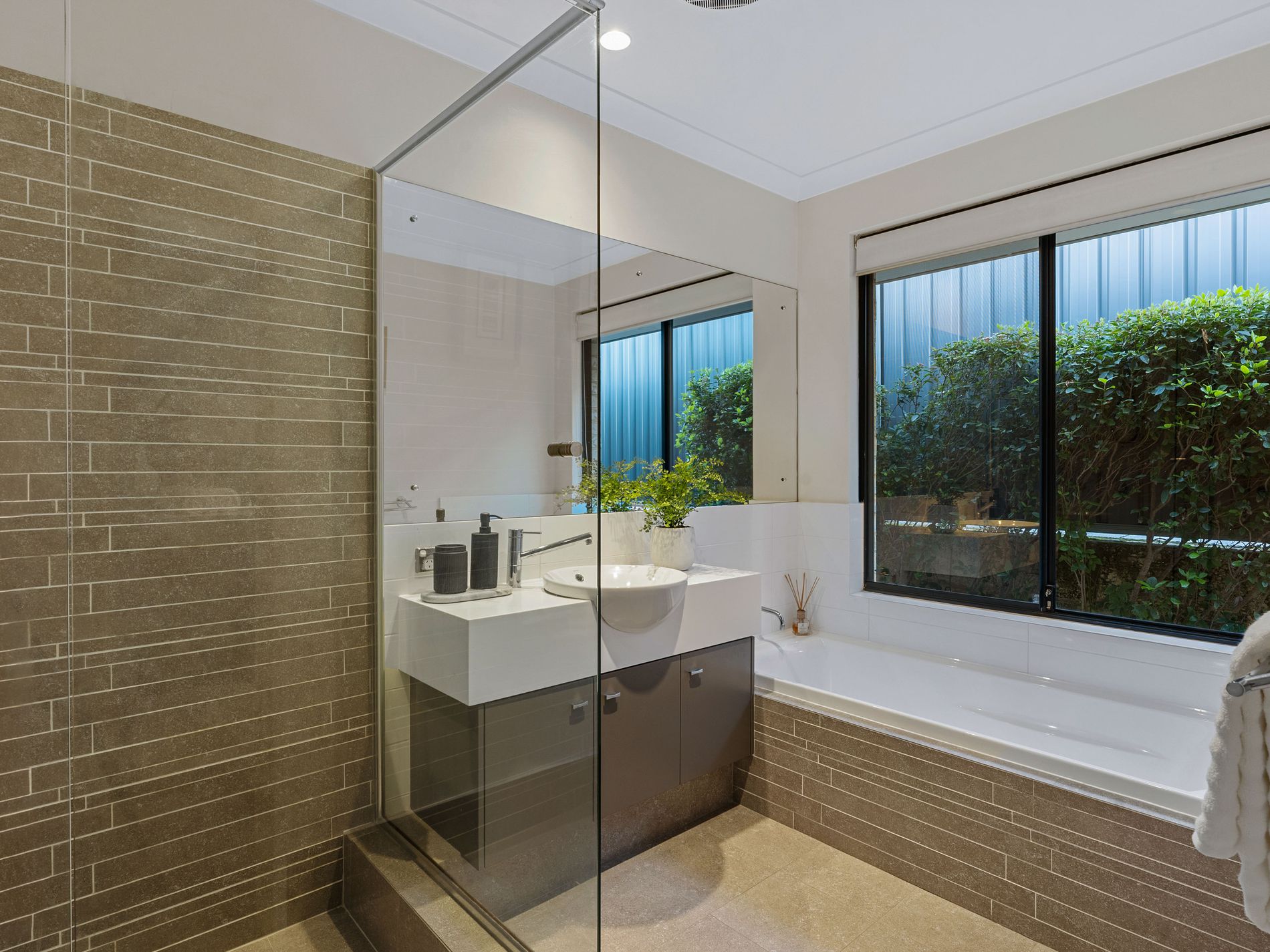404 Kingsway, Landsdale