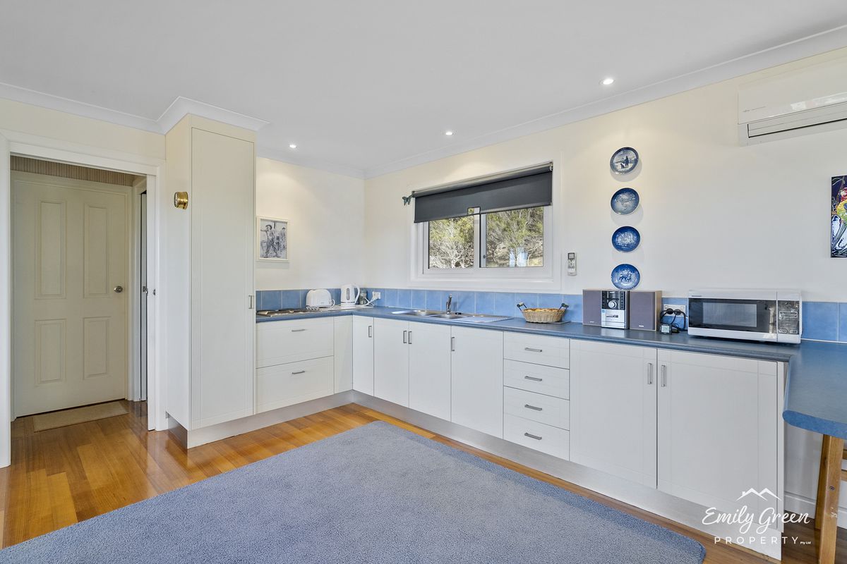 69 George Street, Dulcot