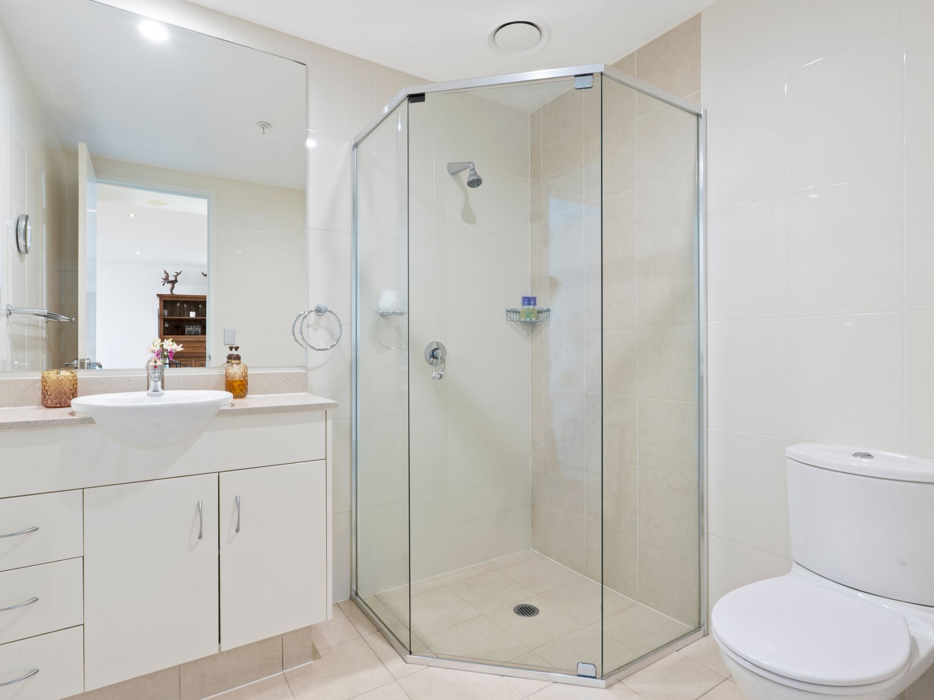 1806 / 1 Como Crescent, Southport