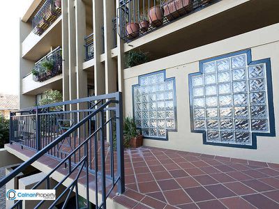 12 / 16 Hensman Road, South Perth