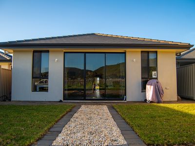 4 / 55 The Vines Drive, Normanville